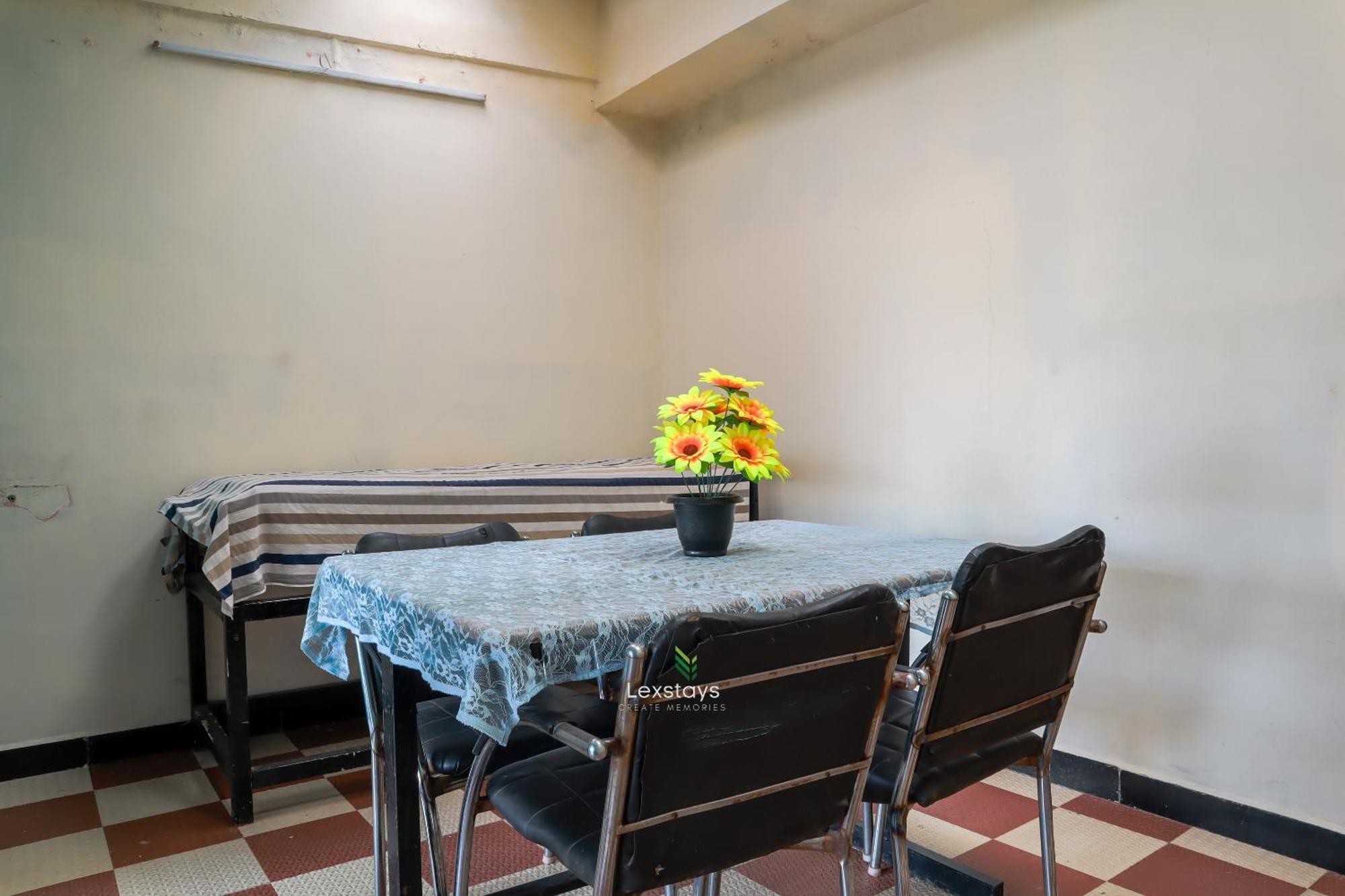 Vijaya Deepa Guest House By Lexstays クーヌール エクステリア 写真