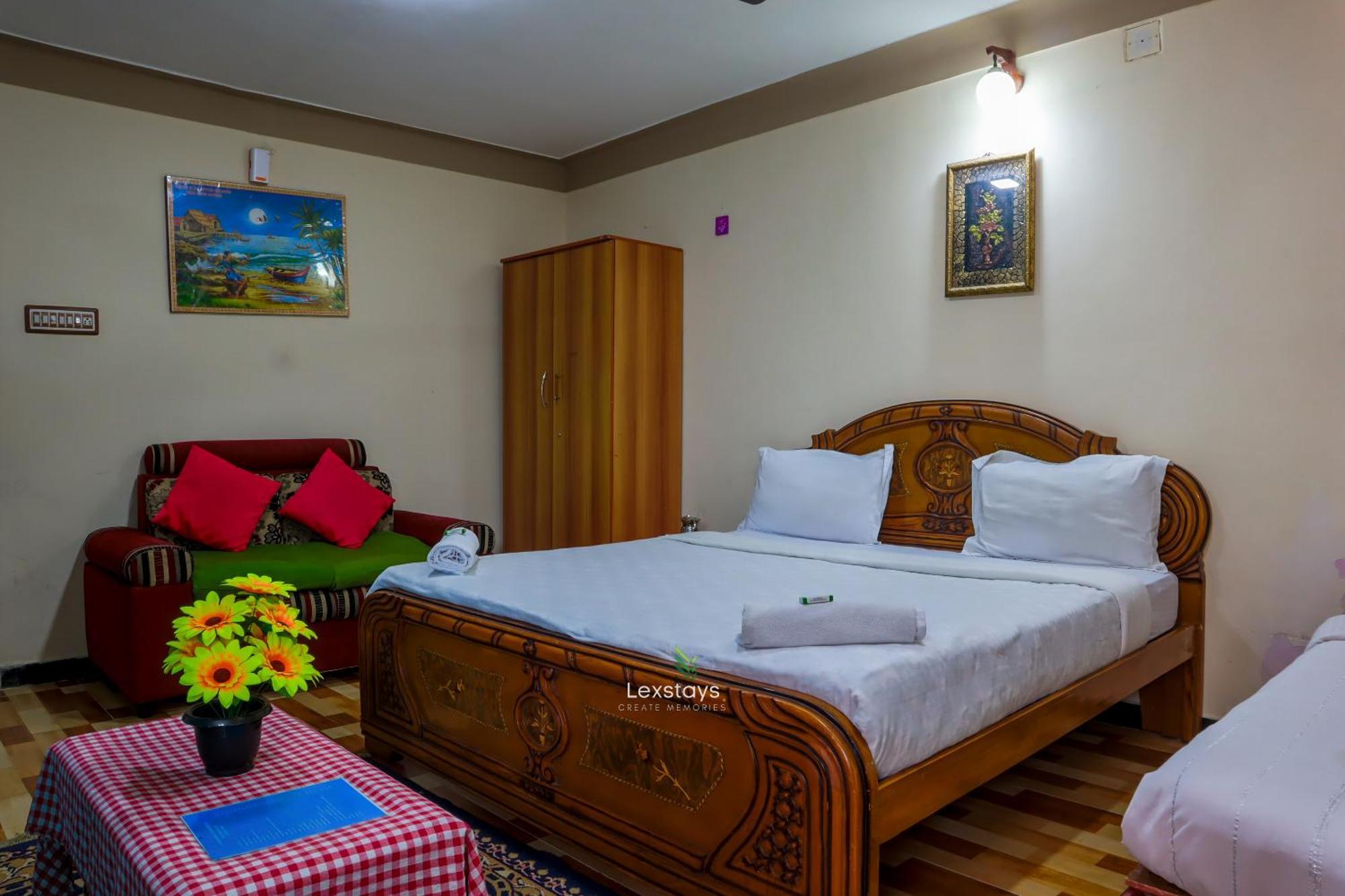 Vijaya Deepa Guest House By Lexstays クーヌール エクステリア 写真