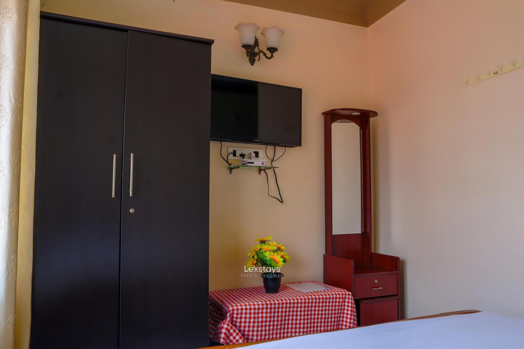 Vijaya Deepa Guest House By Lexstays クーヌール エクステリア 写真