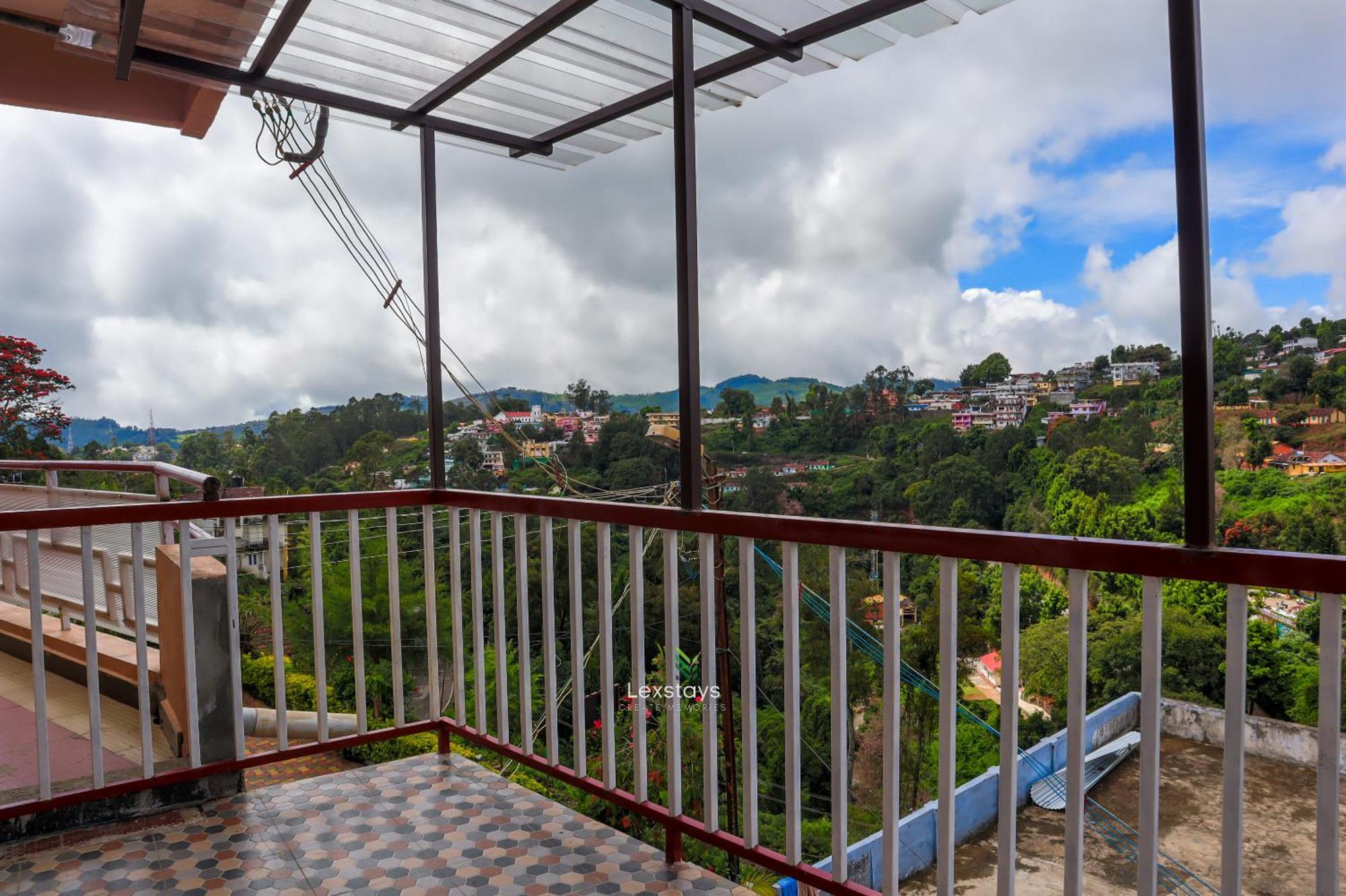 Vijaya Deepa Guest House By Lexstays クーヌール エクステリア 写真
