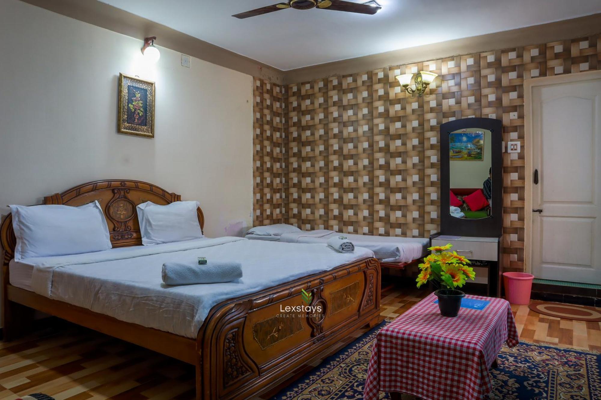 Vijaya Deepa Guest House By Lexstays クーヌール エクステリア 写真